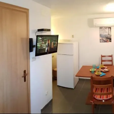 Apartment Murva Seget Vranjica